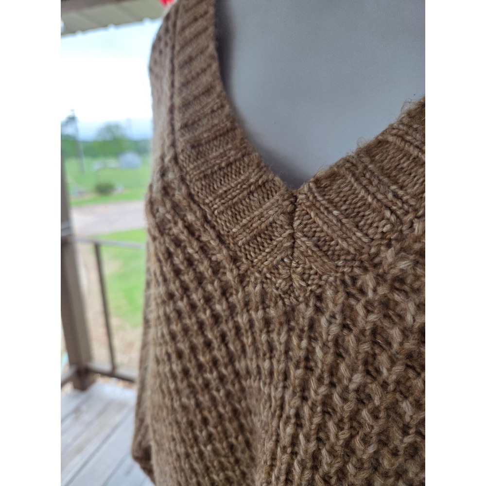 American Eagle Oversized V-Neck Sweater Tan Brown Chunky Knit Womens XS - Picture 2 of 7
